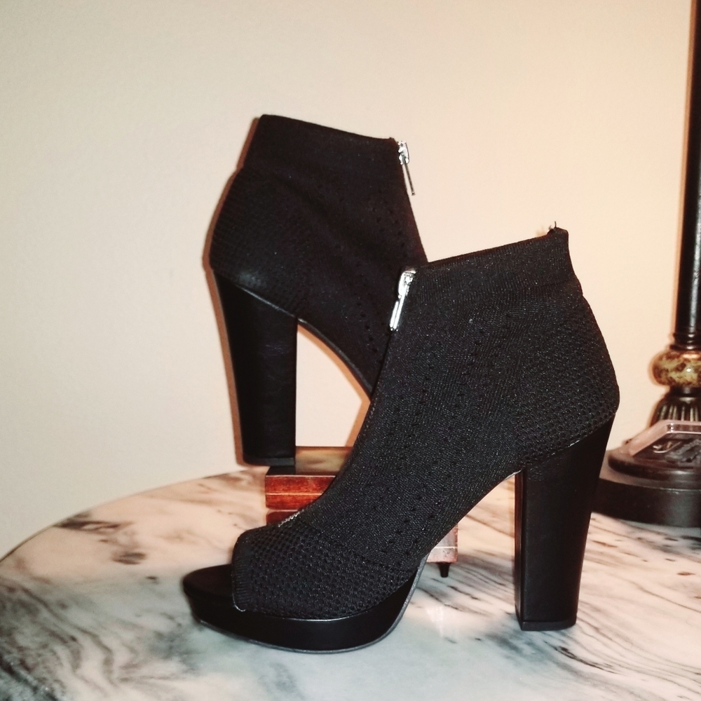 NWT👡Sock"Peep-toe" Platform heels